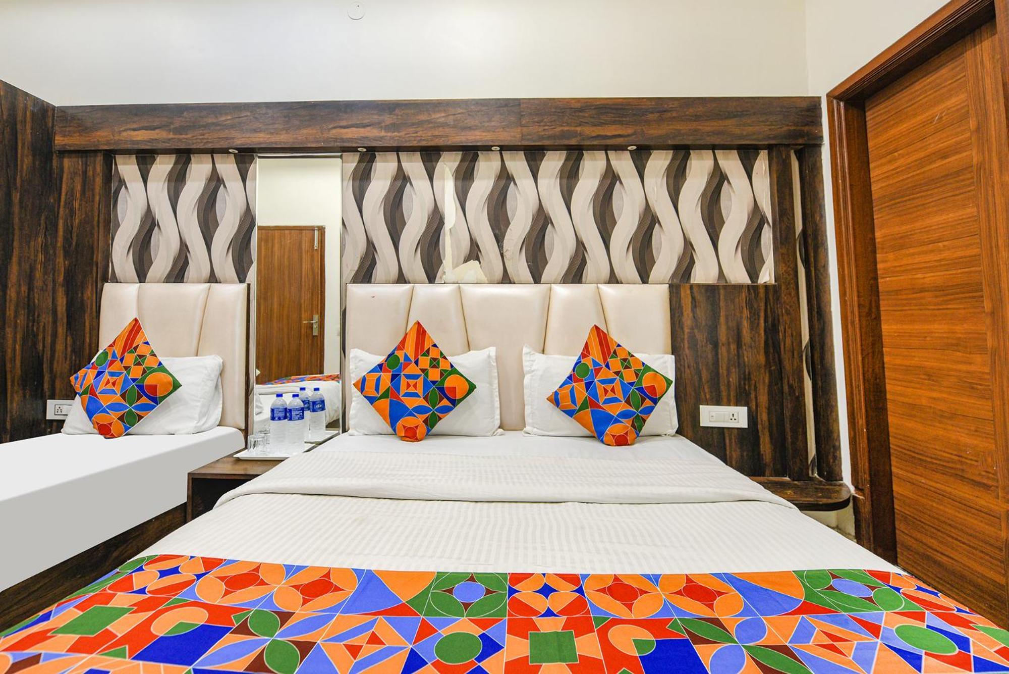 אמריצר Fabhotel Savera Park מראה חיצוני תמונה